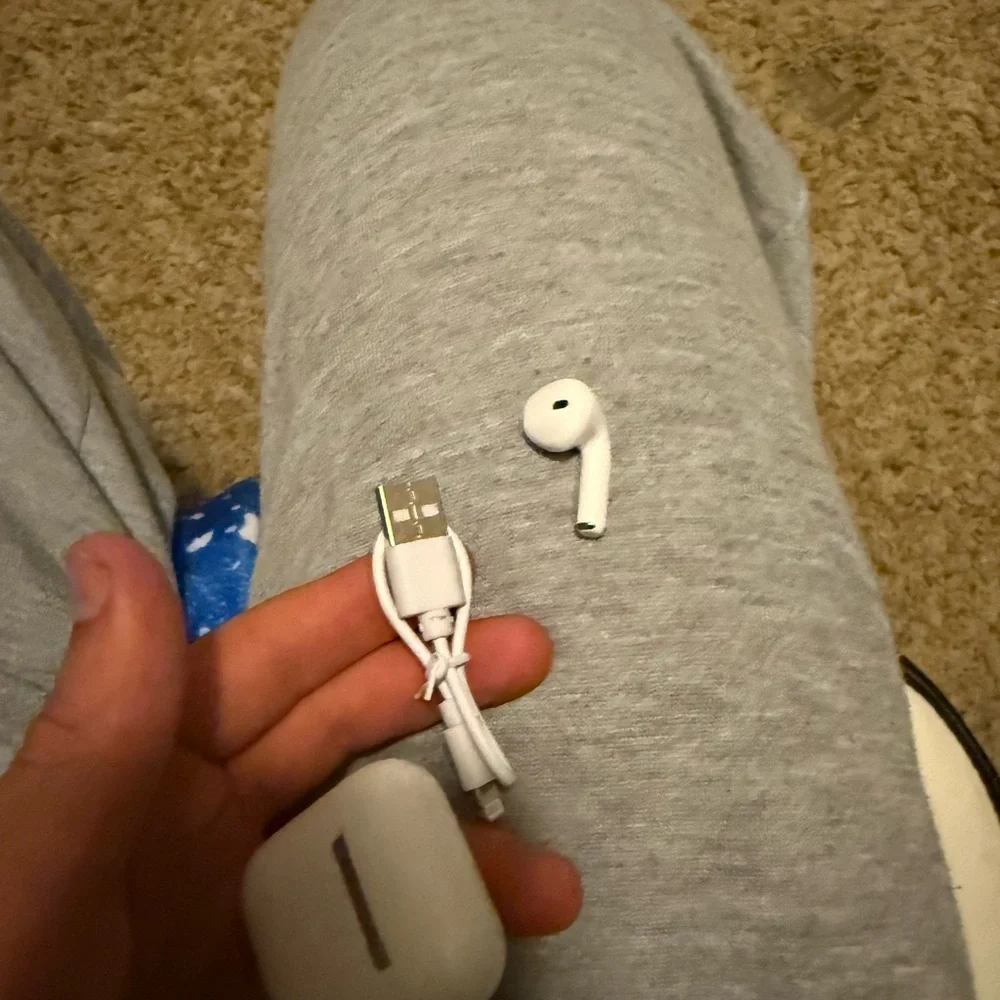 Wireless Earbuds Charging Case - White